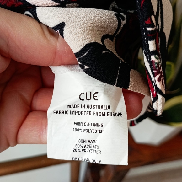 💖💖💖 Cue Australia Peplum Zipped Top - Picture 5 of 12